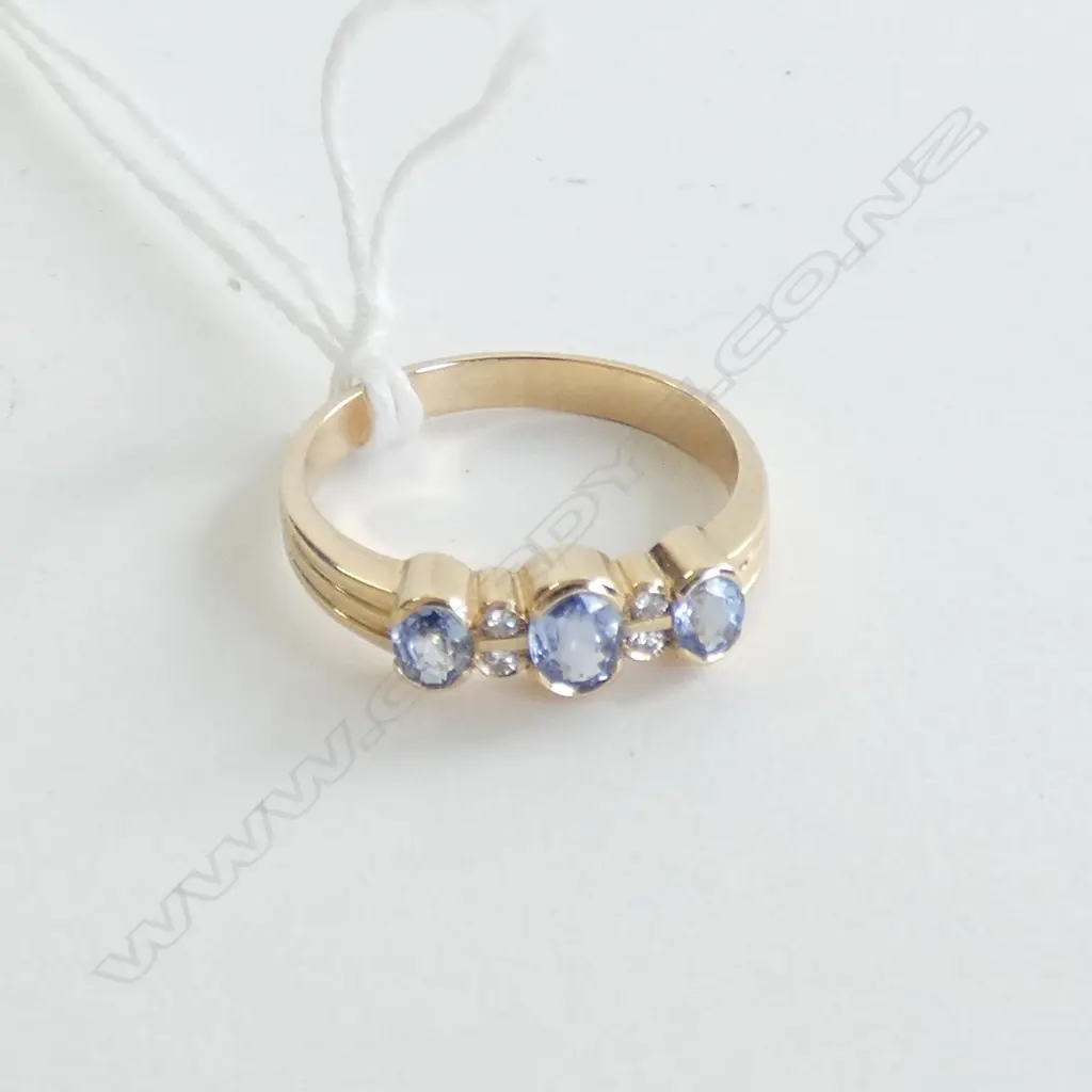 9CT GOLD SAPPHIRE RING Image 1++