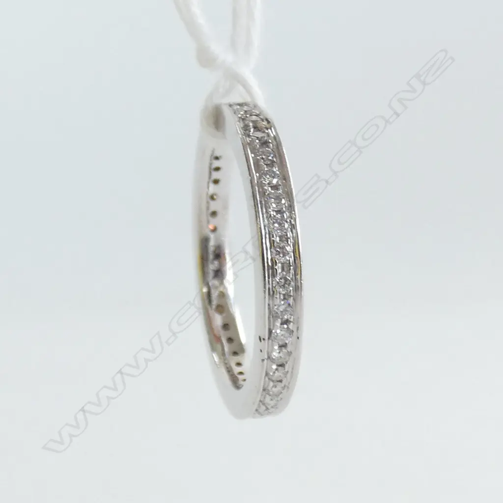 18CT WHITE GOLD DIAMOND SET BAND Image 1++