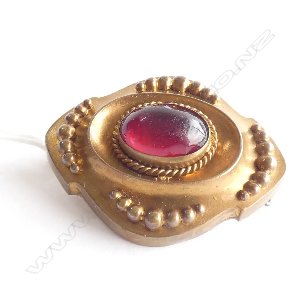 VICTORIAN GOLD PLATED & RED STONE BROOCH DIA 40MM Image 1++