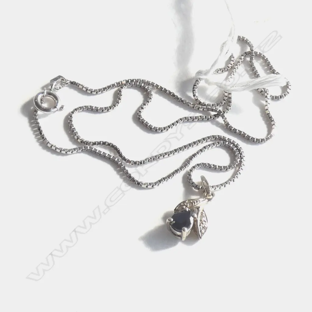 14CT WHITE GOLD SAPPHIRE PENDANT w. DIAMONDS ON 14CT CHAIN STAMPED 585 Image 1++