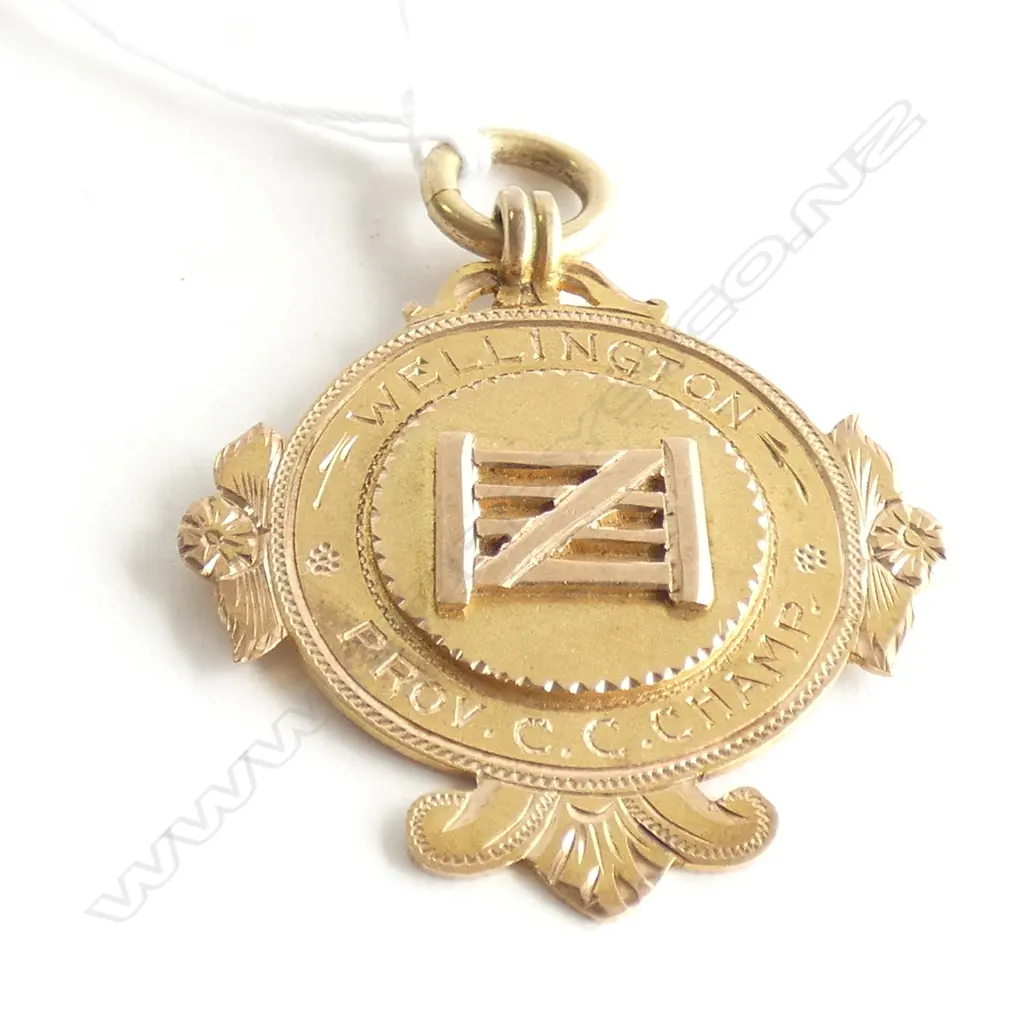 EARLY 20thC 9CT MEDAL 'WELLINGTON... Image 1++