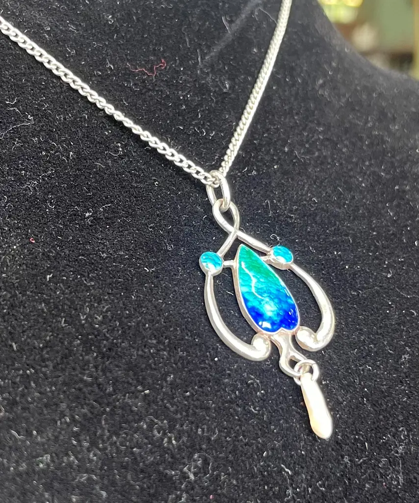 AN ART NOVEAU STG SILVER & ENAMEL PENDANT, by JAMES FENTON & Co. B'HAM 1908 Image 1++