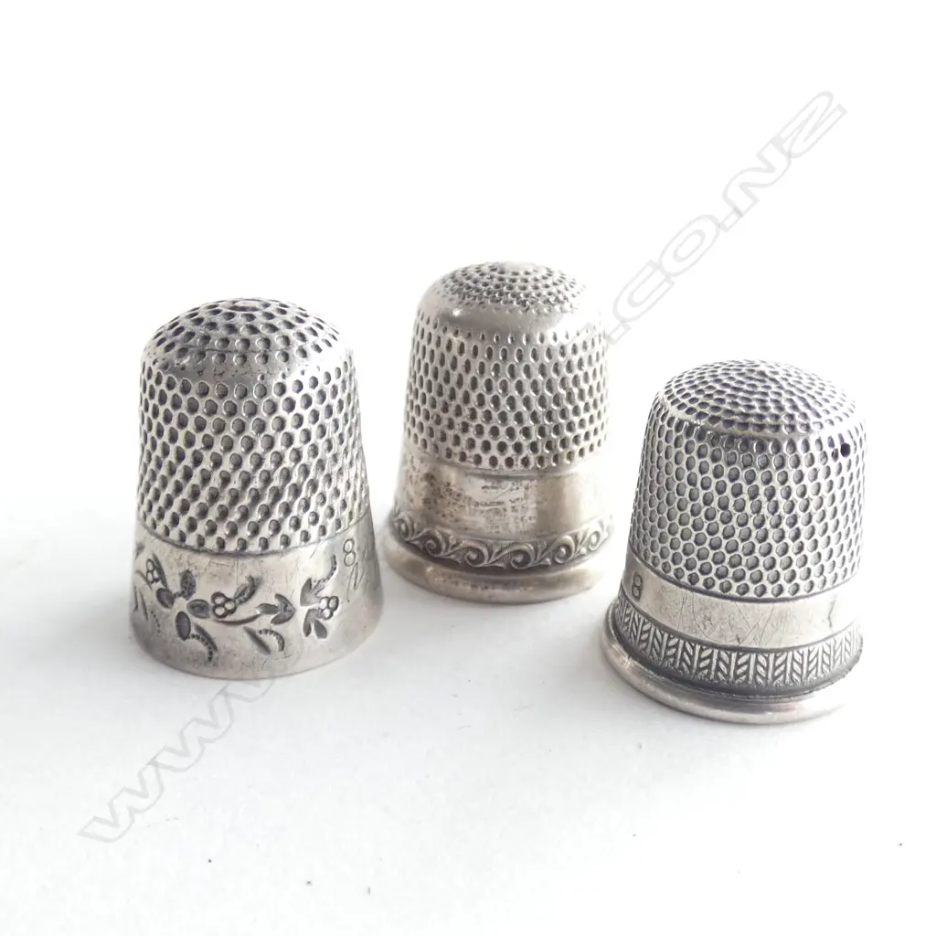 THREE OLD STG SILVER THIMBLES Image 1++