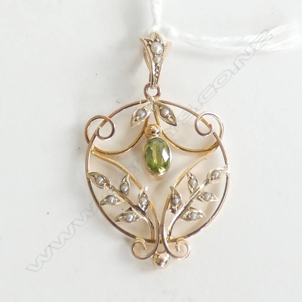 EDWARDIAN PEARL PERIDOT PENDANT Image 1++