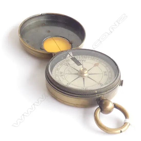 (00057) OLD GOLD PLATED POCKET COMPASS - ENGRAVED M.K. ANDERSON