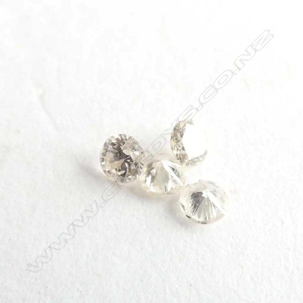 LOOSE DIAMONDS 4X 0.04CT ROUND Image 1++