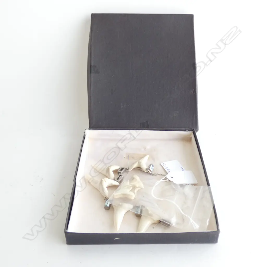STG SILVER NECKLACE SET WITH 5 WHALES TEETH & 6 EMERALD CUT TOPAZ ... Image 1++