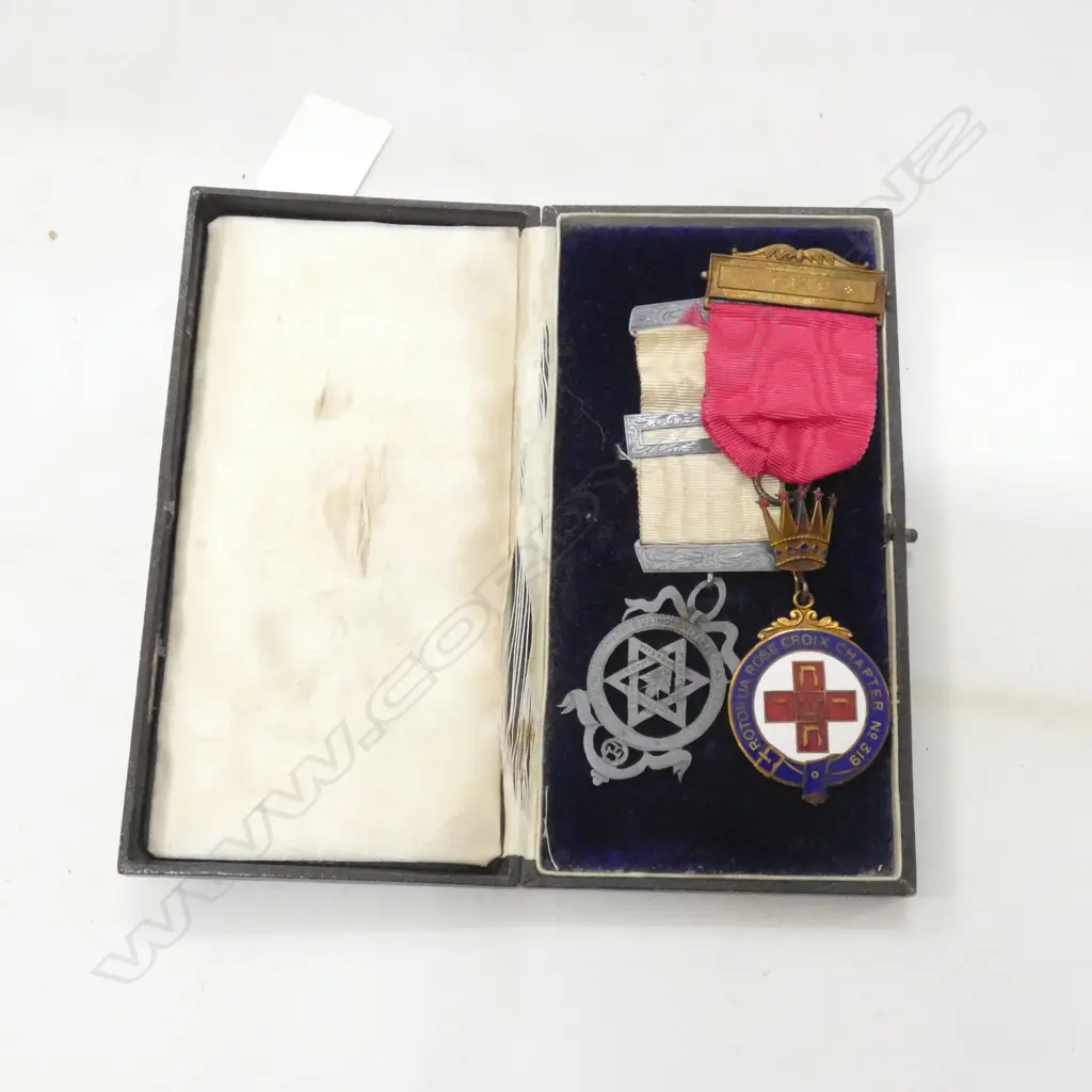 SILVER MASONS MEDAL & ROSI CRUX MEDAL Image 1++