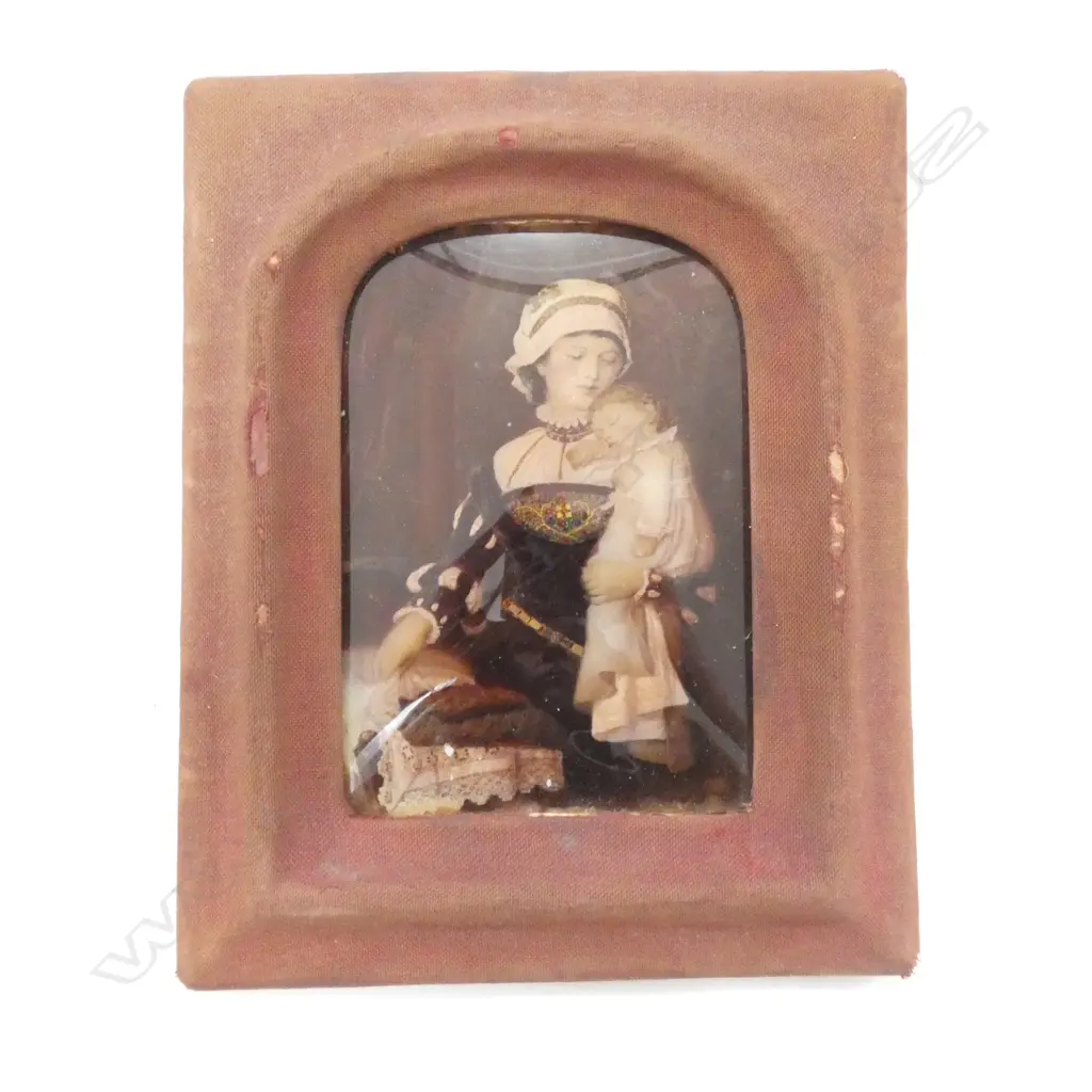 PORCELAIN MINIATURE PORTRAIT, IMAGE DIA.40MM Image 1++
