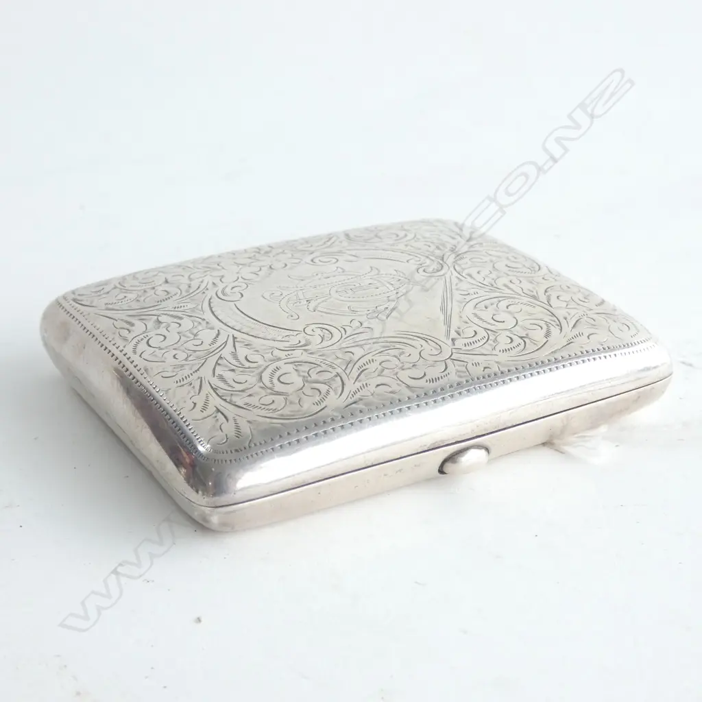 An Edwardian silver cigarette case Image 1++