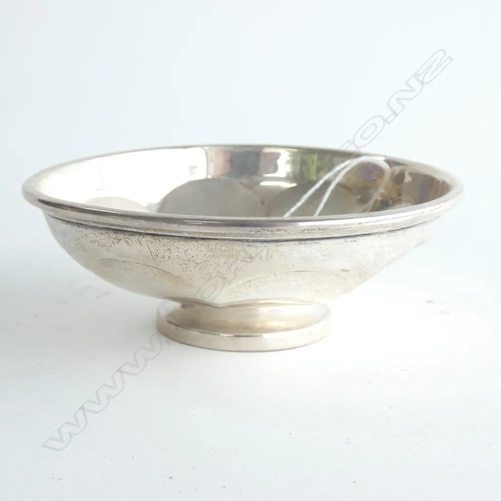 A silver nut dish Image 1++