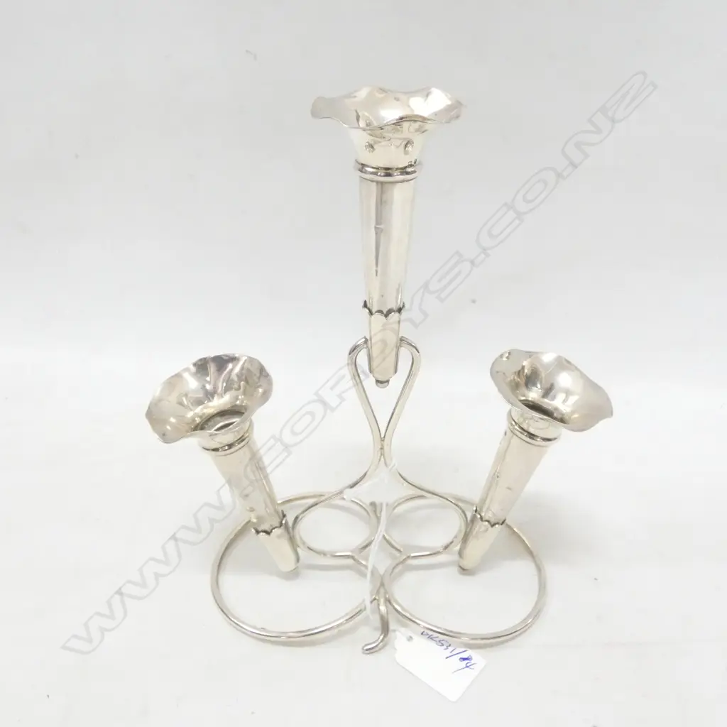 3 ST SILVER FLUTED VASES ON SILVER PLATE BASE LONDON 1912 H.200mm Image 1++