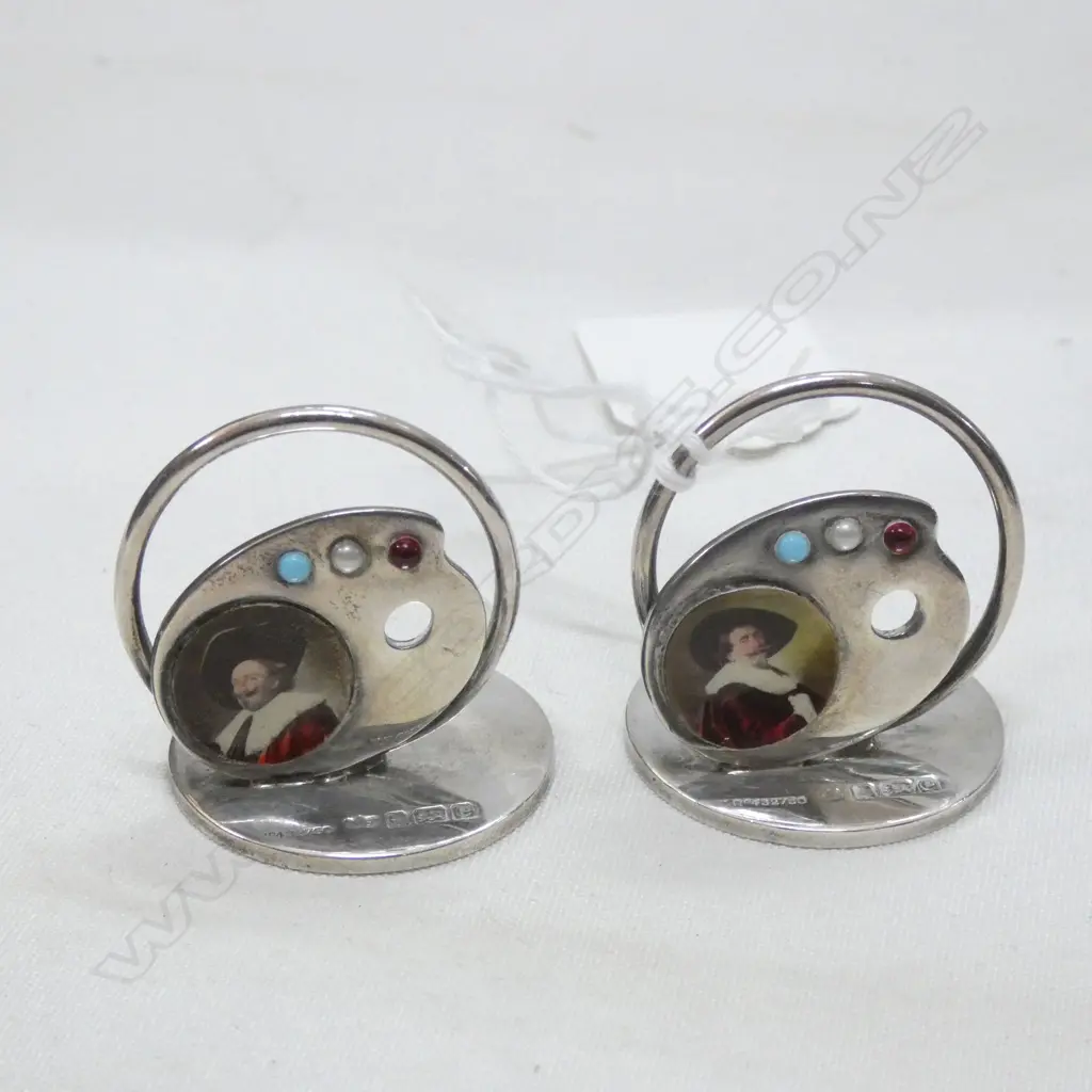 PAIR ST. SILVER ARTIST PALETTE PLACE NAME OR MENU HOLDERS BIRMINGHAM 1904 Image 1++