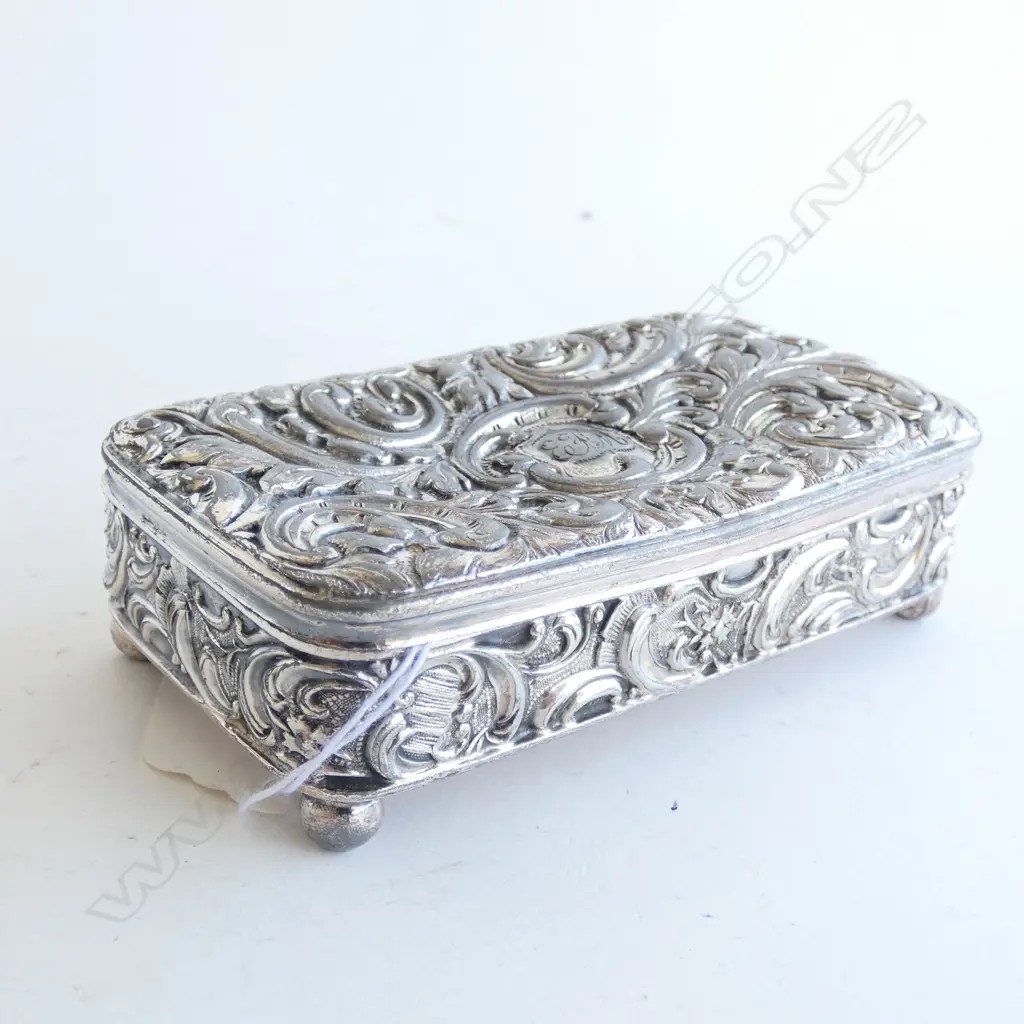 AMERICAN MERIDIAN SILVER PLATED SMALL DRESSING TABLE BOX Image 1++