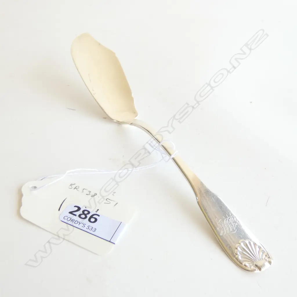 Wm. IV SCOTTISH SILVER BUTTER KNIFE by ROBt. GRAY & SONS, GLASGOW 1832. FIDDLE SHELL PATTERN. 40gm Image 1++