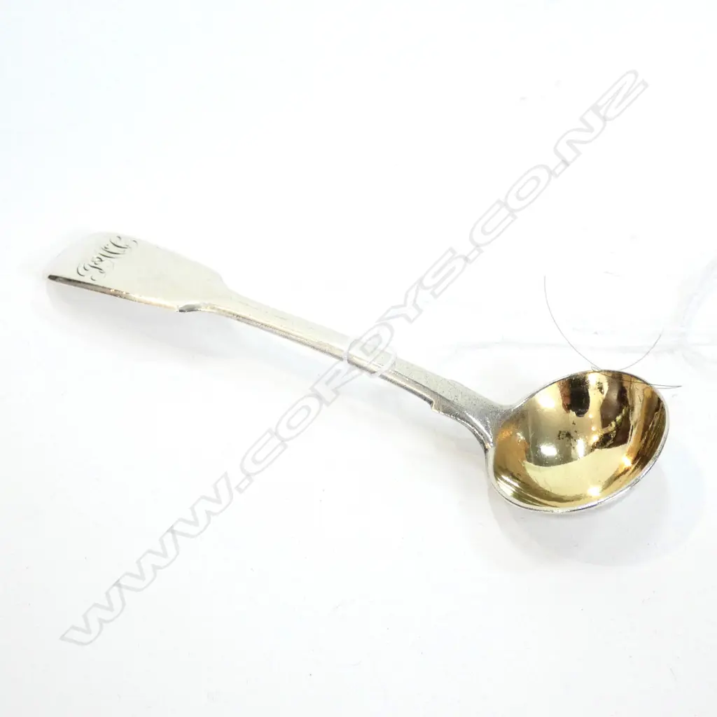 GEO IV SILVER FIDDLE PATTERN SALT or MUSTARD SPOON , by RICHd. POULDEN,  LONDON 1821. MONOGRAMMED, GILDED BOWL.  Image 1++