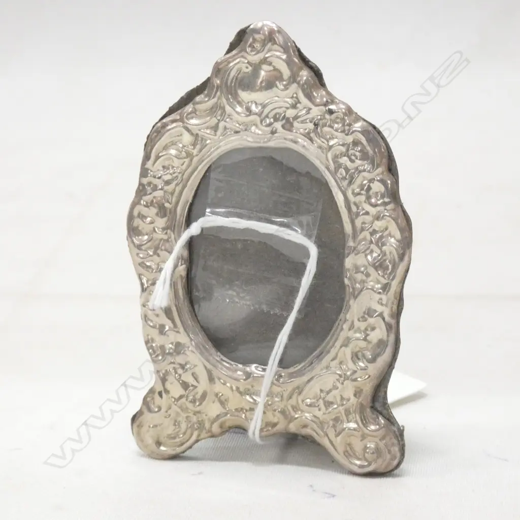 ST. SILVER ORNATE PHOTO FRAME BIRMINGHAM MARKS H.90mm Image 1++