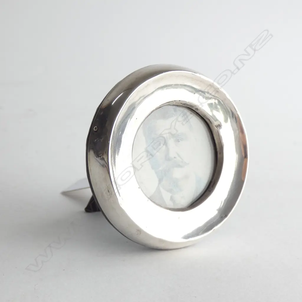 SMALL ROUND SILVER PICTURE FRAME  HMSS BIRM1913 DIA. 65MM Image 1++