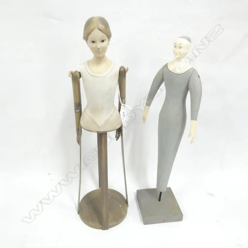 2 CARVED WOODEN MANNEQUIN FIGURINES H.430mm Image 1++