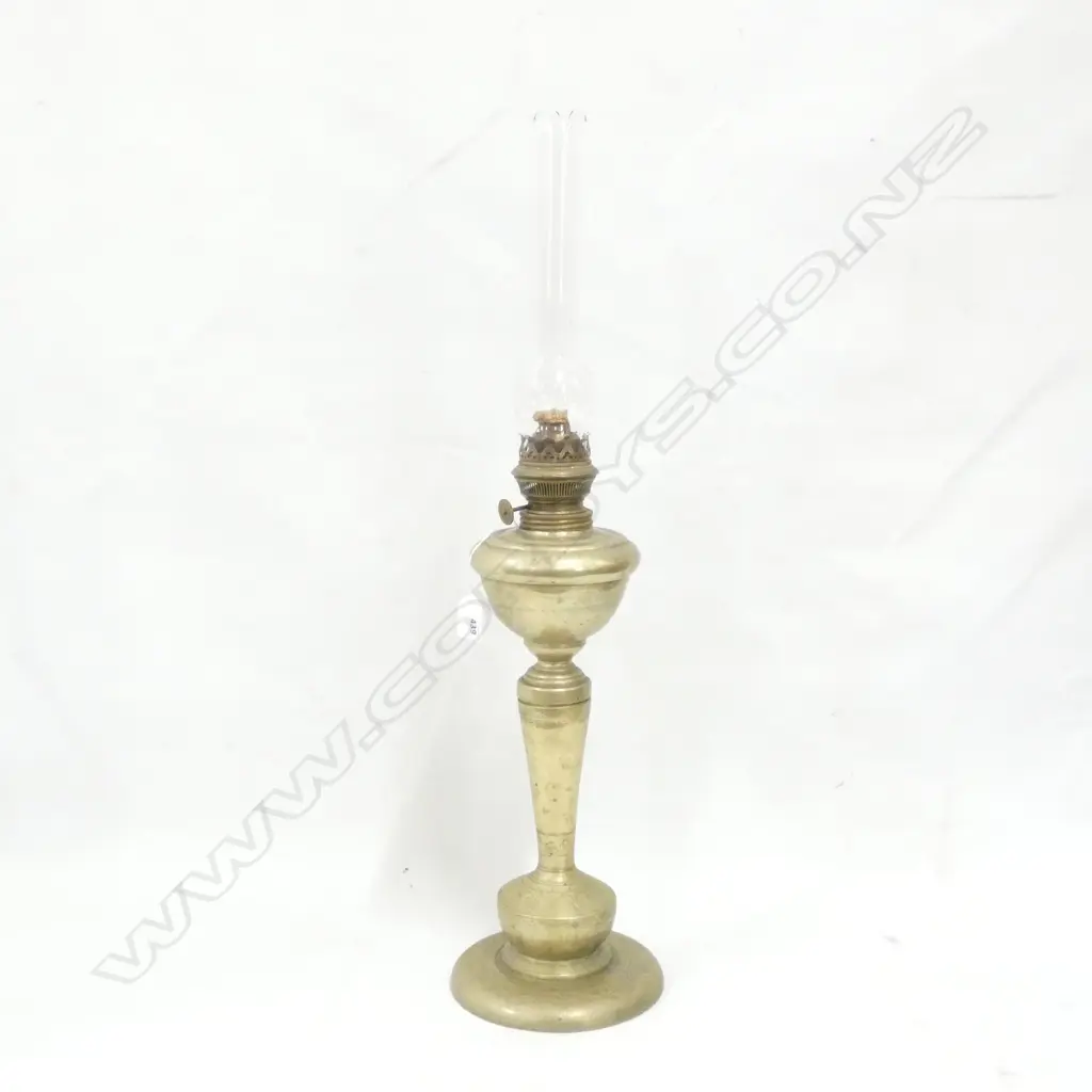 TALL BRASS KEROSENE LAMP H.690mm Image 1++