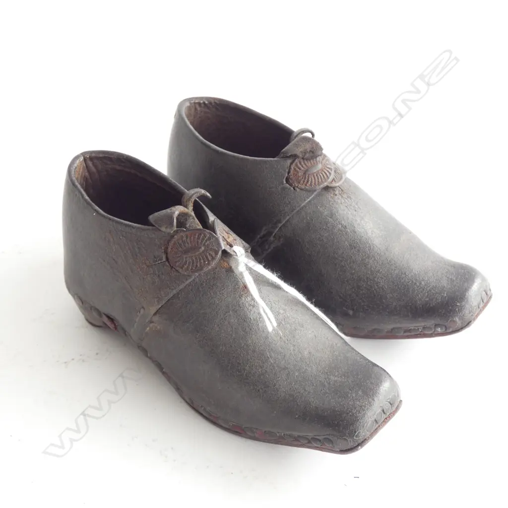 (19558) PR MINIATURE MENS SHOES - LEATHER/WOOD & METAL L 135MM Image 1++