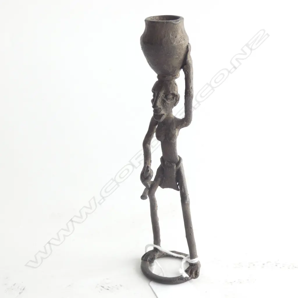 CAST BRONZE AFRICAN FEMALE FIGURINE, CARRYING WEEDING TOOL & LARGE POT, H.160mm Image 1++