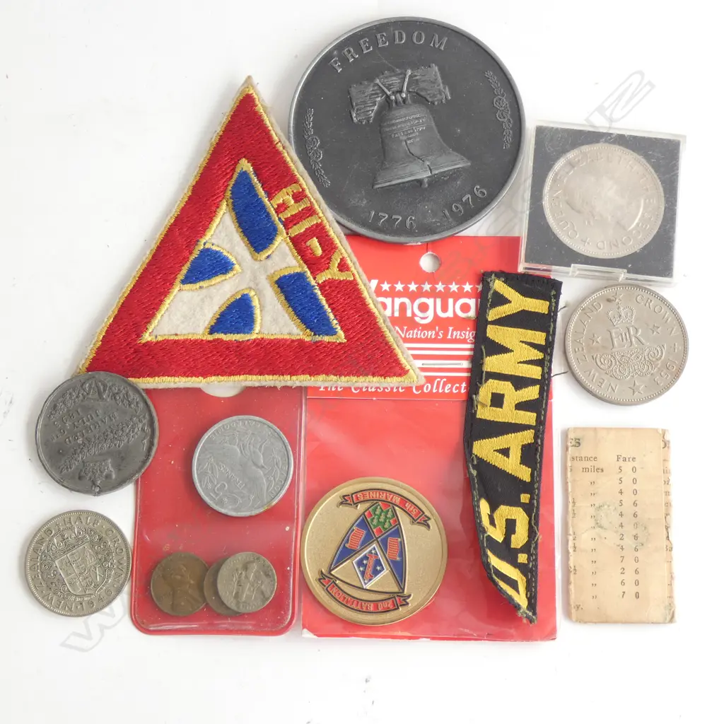 (19592) BAG OLD MEDALS / CLOTH BADGES / COINS ETC. Image 1++