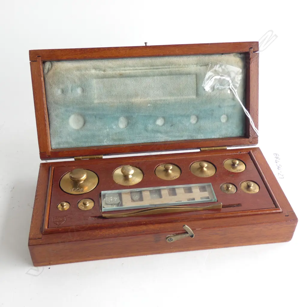 BOXED SET OF 9 BRASS CHEMIST/SCIENTIFIC GRAM WEIGHTS  Image 1++