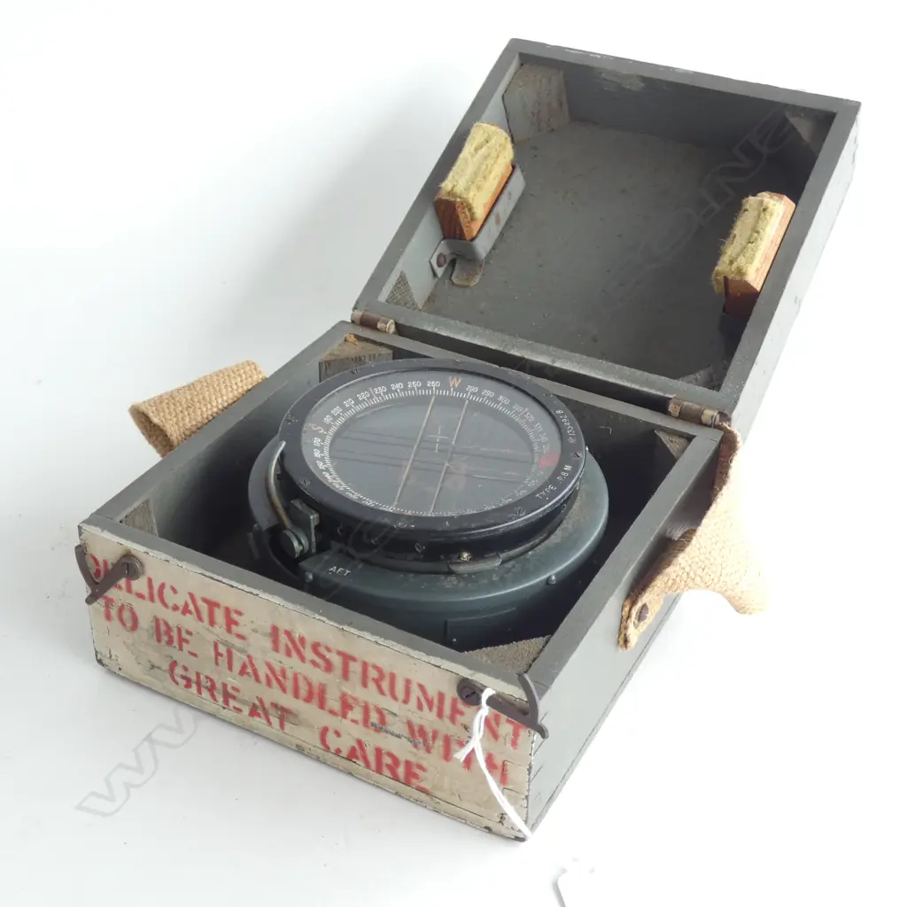 (19970) VINTAGE WWII RAF NAVIGATIONAL COMPASS, TYPE P8 M. BOXED. Dia.135mm Image 1++