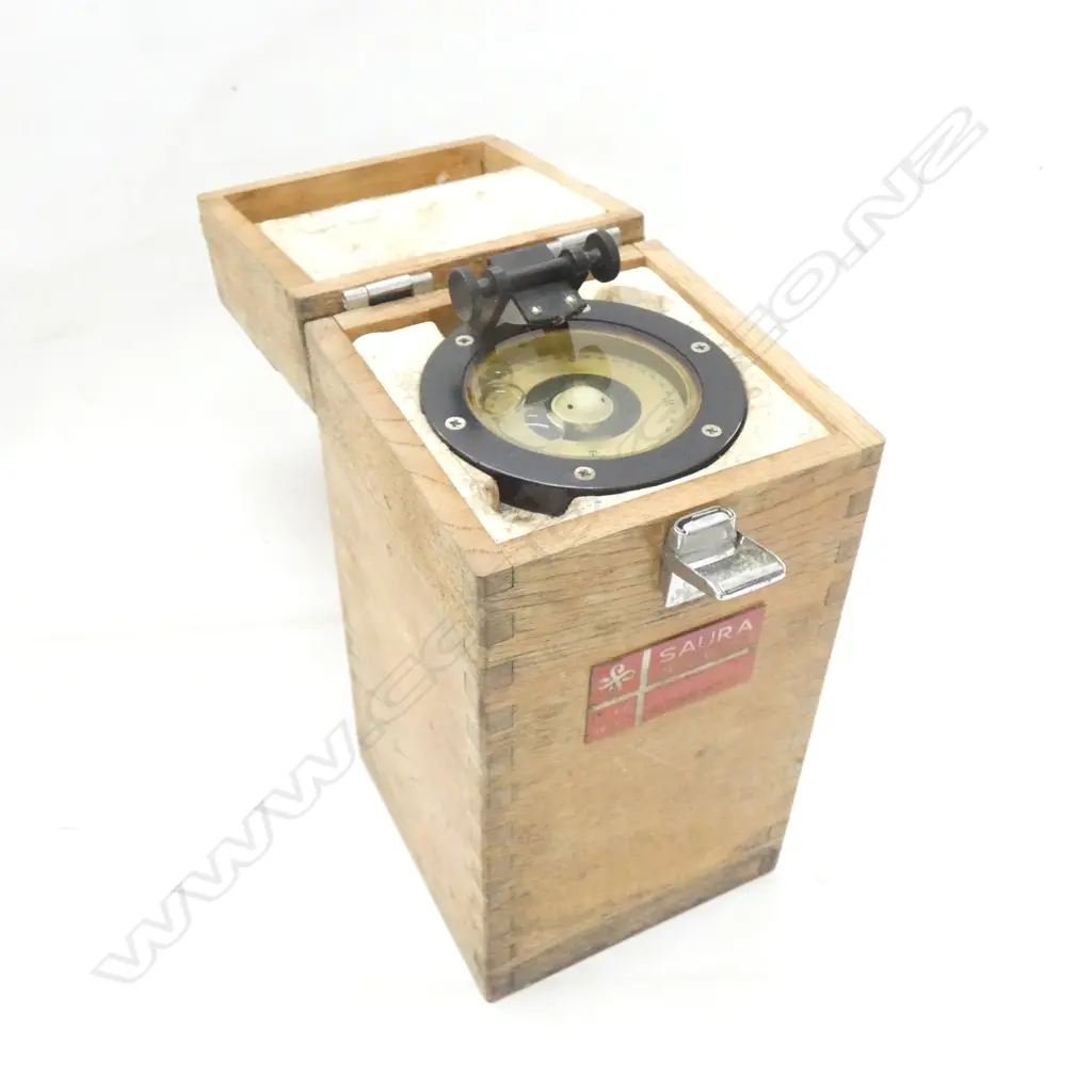 SAURA HAND BEARING COMPASS HB-65 - IN ORIGINAL WOODEN BOX H.260MM... Image 1++