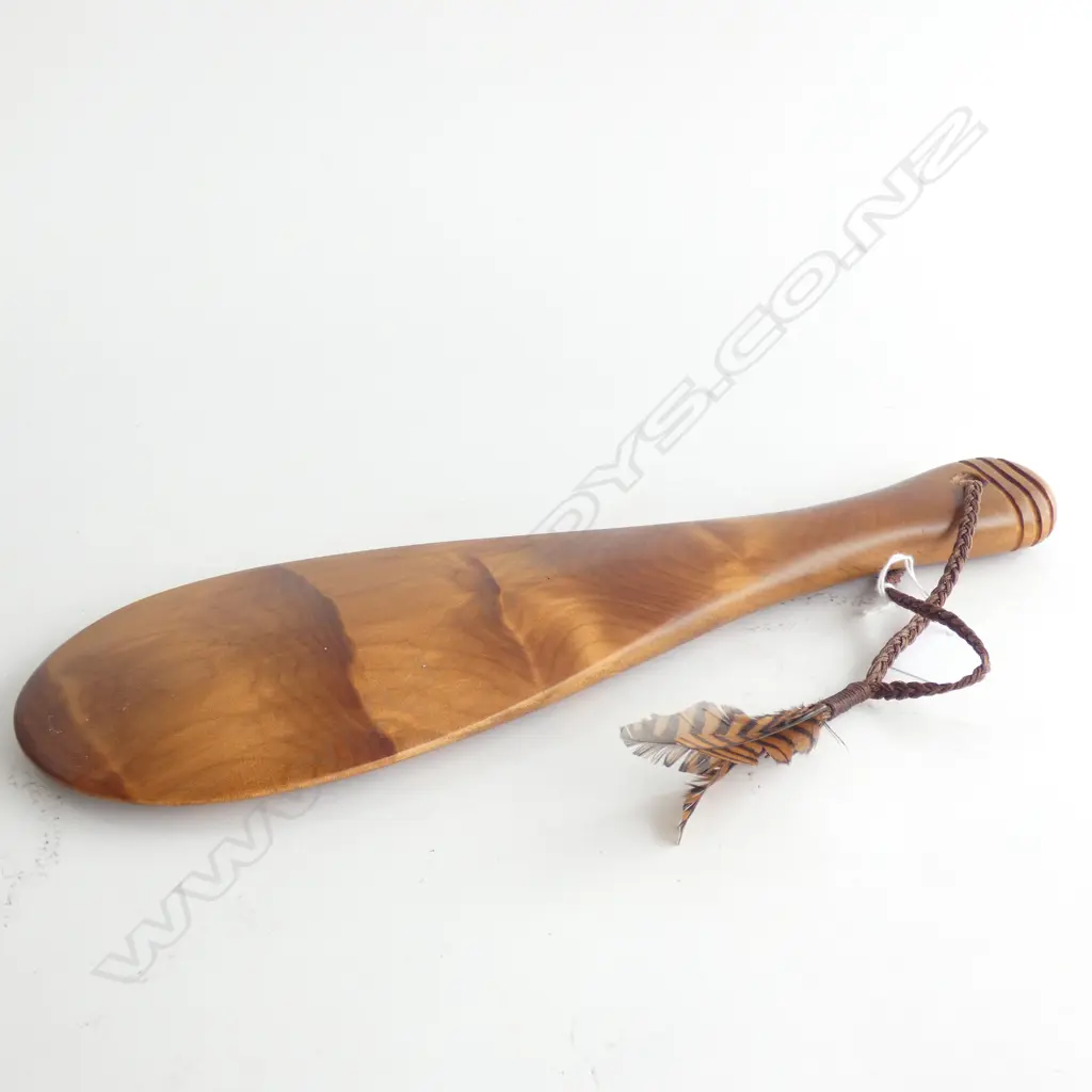CROSS-GRAIN KAURI PATU, 390mm, CONTEMPORARY Image 1++
