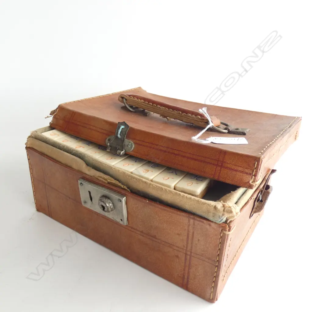 CASED BONE AND BAMBOO MAHJONG SET CASE A/F Image 1++
