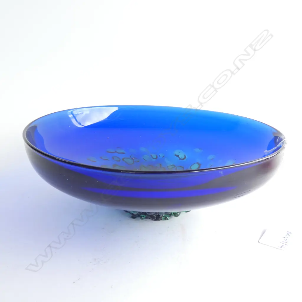 BLUE ART GLASS BOWL 245mm dia Image 1++