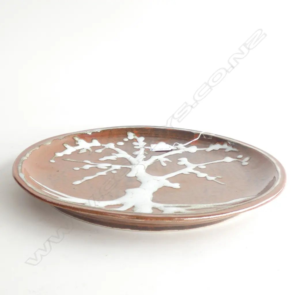 LGE STUDIO POTTERY PLATE WHITE RAISED BLOSSOM TREE Image 1++