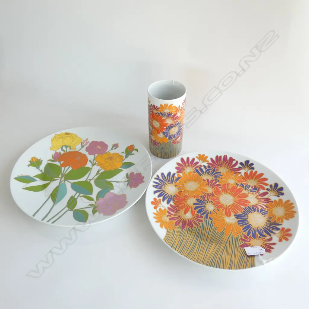 ROSENTHAL STUDIO LINE ROSEMONDE NAIRAC FLOWER LG PLATE (DIA 330MM) & VASE (H 185MM)& FLORAL PLATE (DIA 330MM) Image 1++