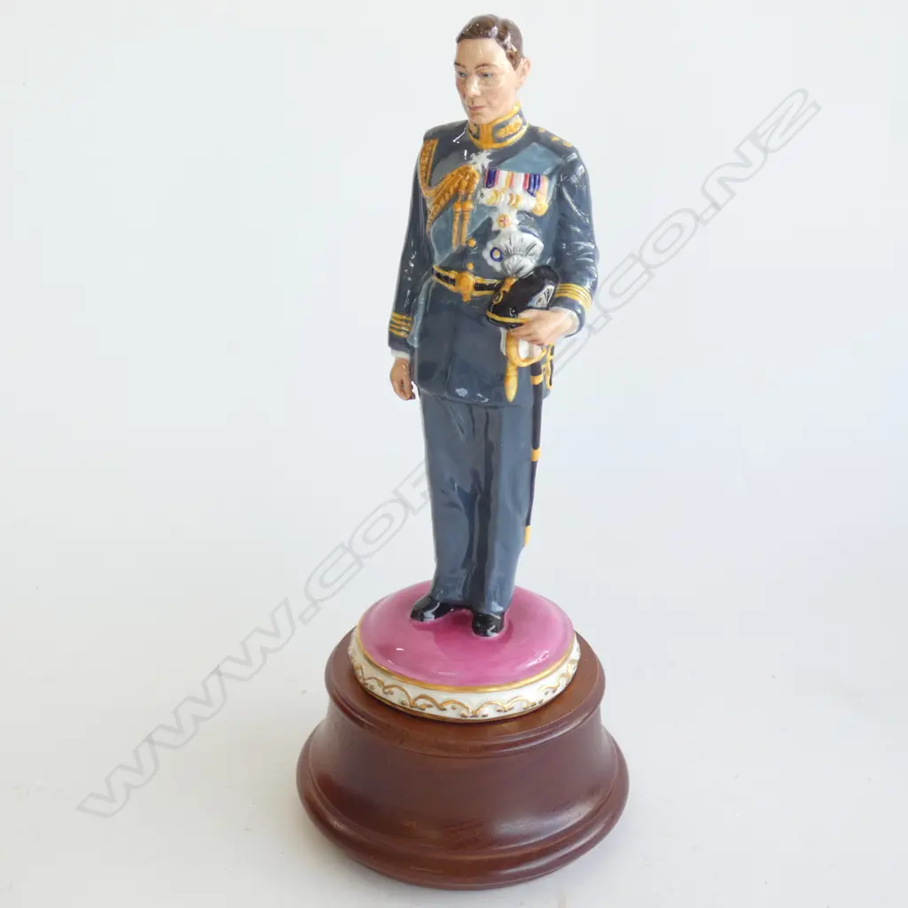 ROYAL DOULTON FIGURE PRINCE ALBERT DUKE OF YORK BY HN 4420 H 290 MM W/STAND RETAIL $ 1200 72/1000 Image 1++