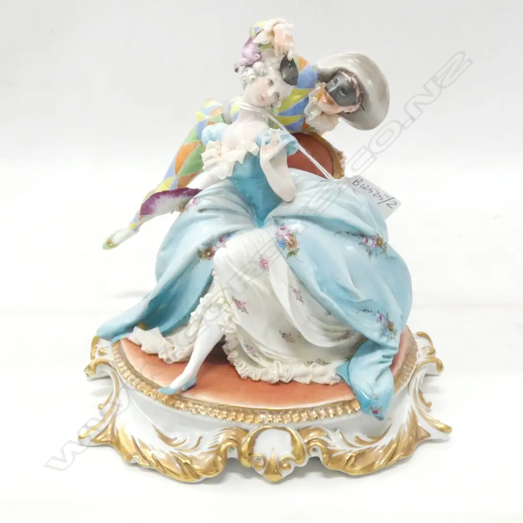 ITALIAN PORCELAIN FIGURE GROUP HARLEQUIN WITH WOMAN VERY SMALL FAULTS H 170 MM Image 1++