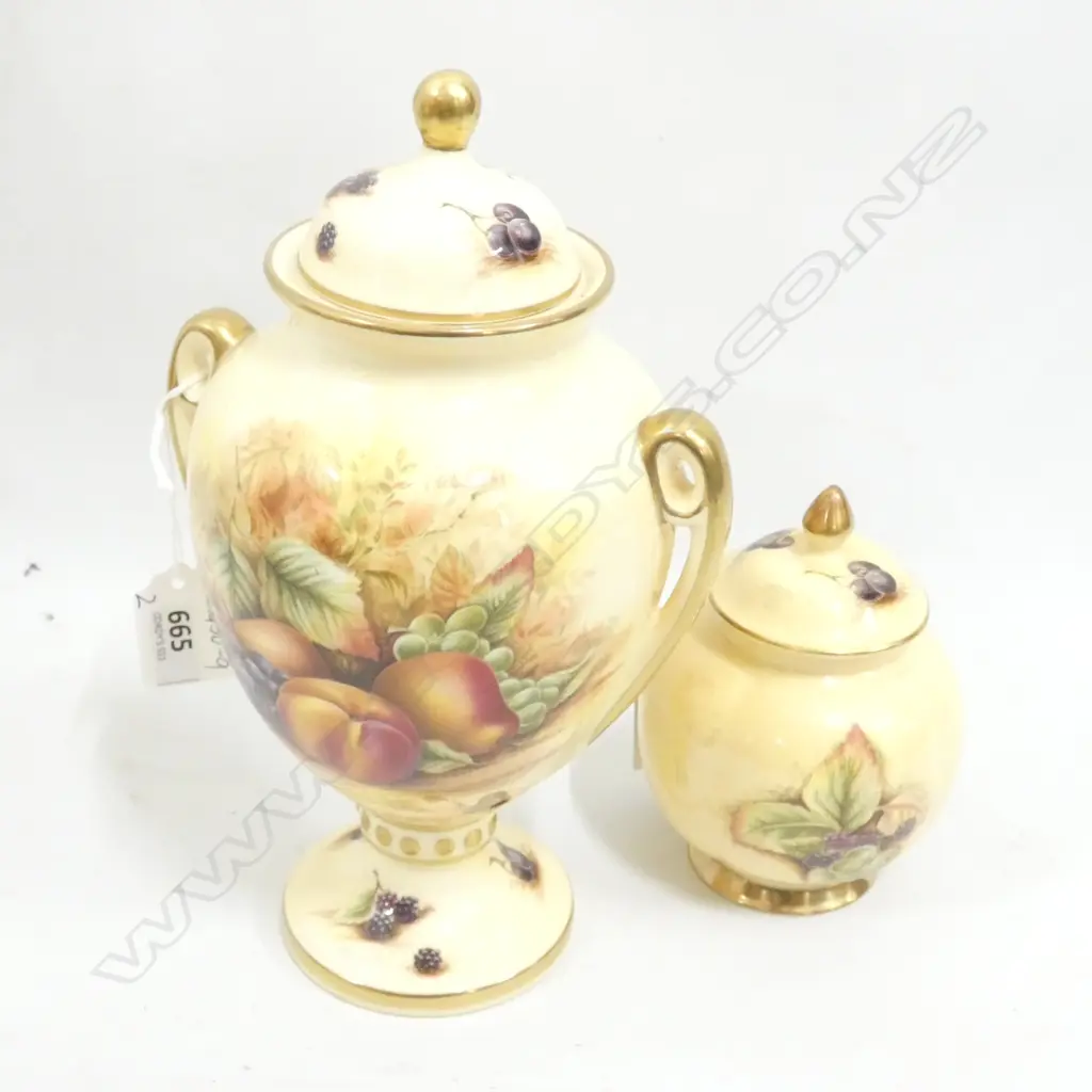 PR AYNSLEY ORCHARD GOLD CONTAINERS; LG LIDDED URN (H. 250MM) & SM LIDDED POT (H. 130MM) Image 1++