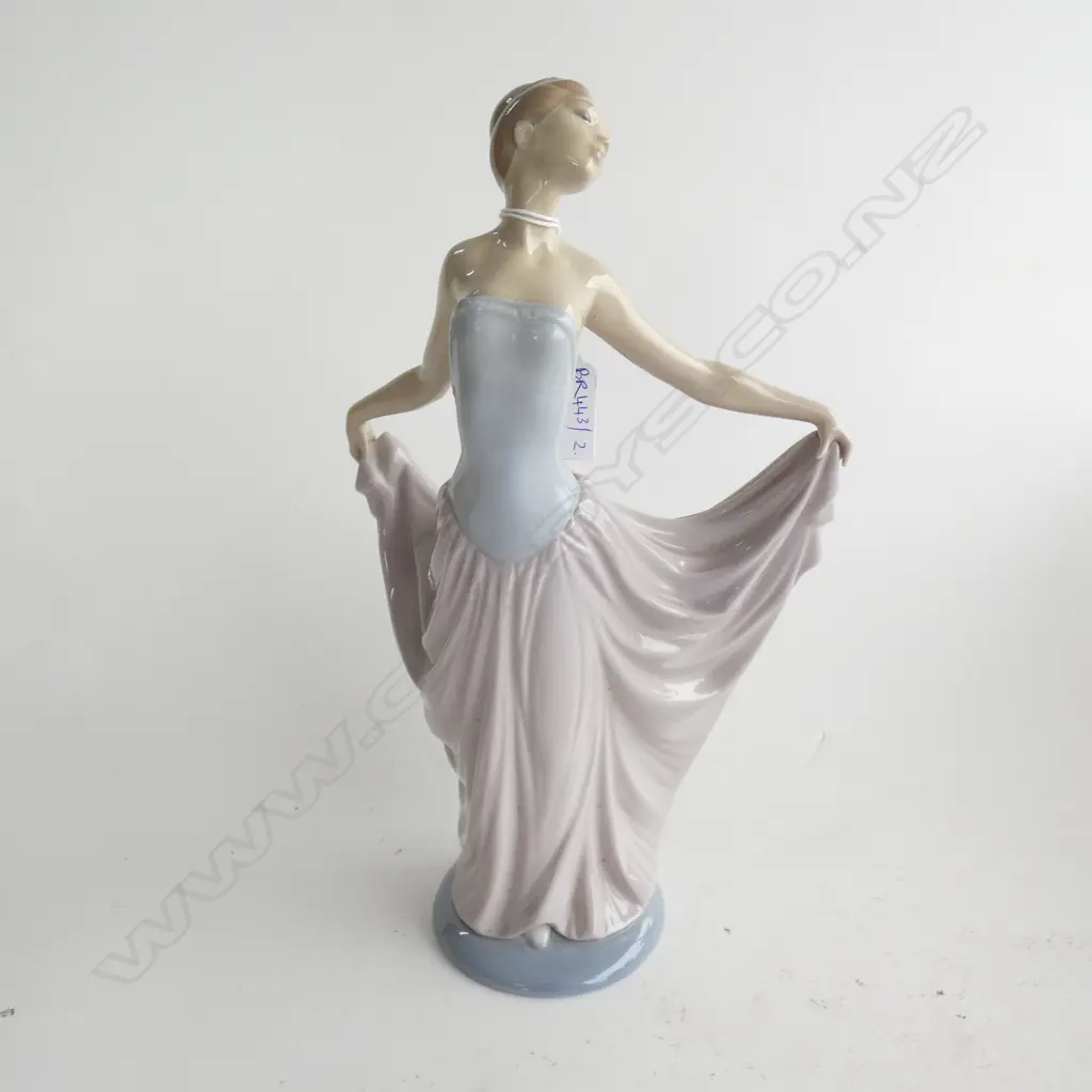 LLADRO FIGURINE H.305mm Image 1++