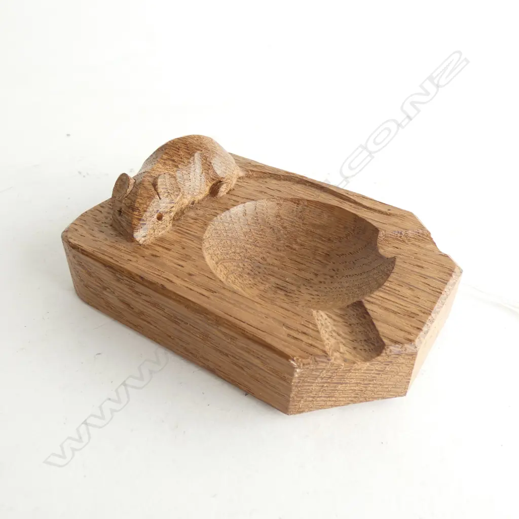 ROBERT THOMPSON 'MOUSEMAN' ASHTRAY Image 1++