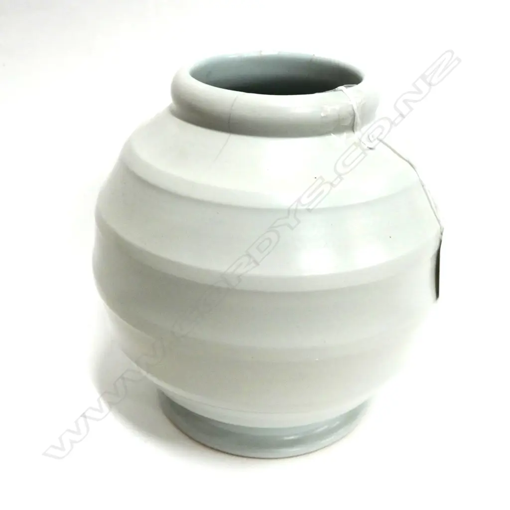 CROWN LYNN HAND POTTED VASE #71 - PALE GREEN COLOUR  H. 210MM... Image 1++
