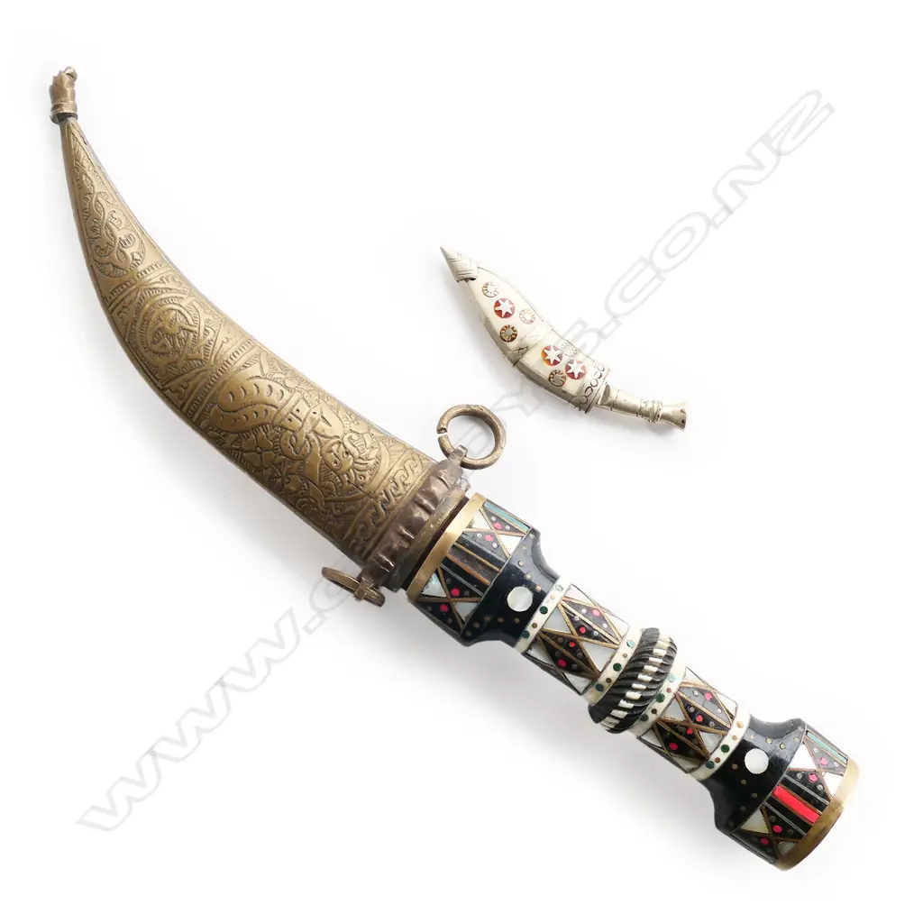 REPLICA ARABIAN DAGGER - ORNATE HANDLE IN BRASS SCABARD (L 285MM)+ SM CASED KNIFE FOR CUTTING TENDONS (L82MM) Image 1++
