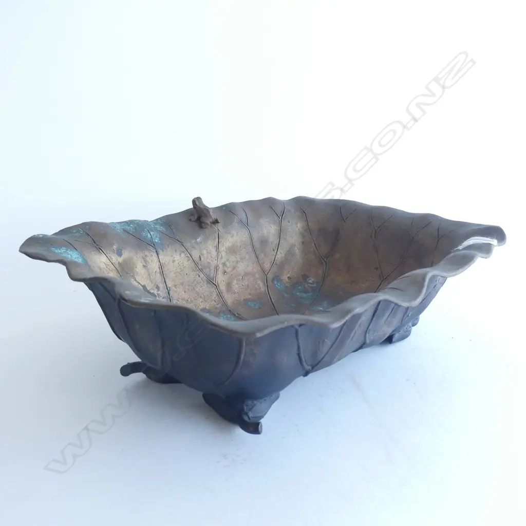 MID-CENTURY WAX-CAST BRONZE WATER VASE IN THE FORM OF A LOTUS LEAF. Image 1++