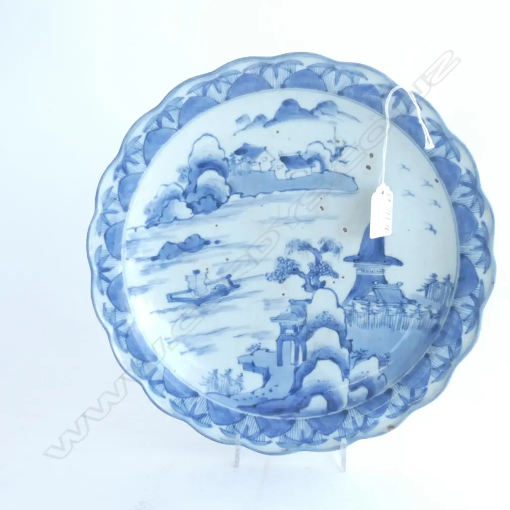 IMARI PLATE LATE MEIJI  CONTENTED FLOATING PARADISE DUCKS. Image 1++