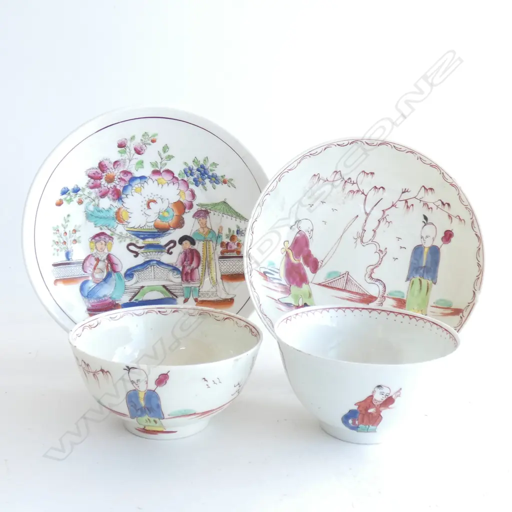 2 CHINESE DECORATED TEA BOWLS & SAUCERS... Image 1++