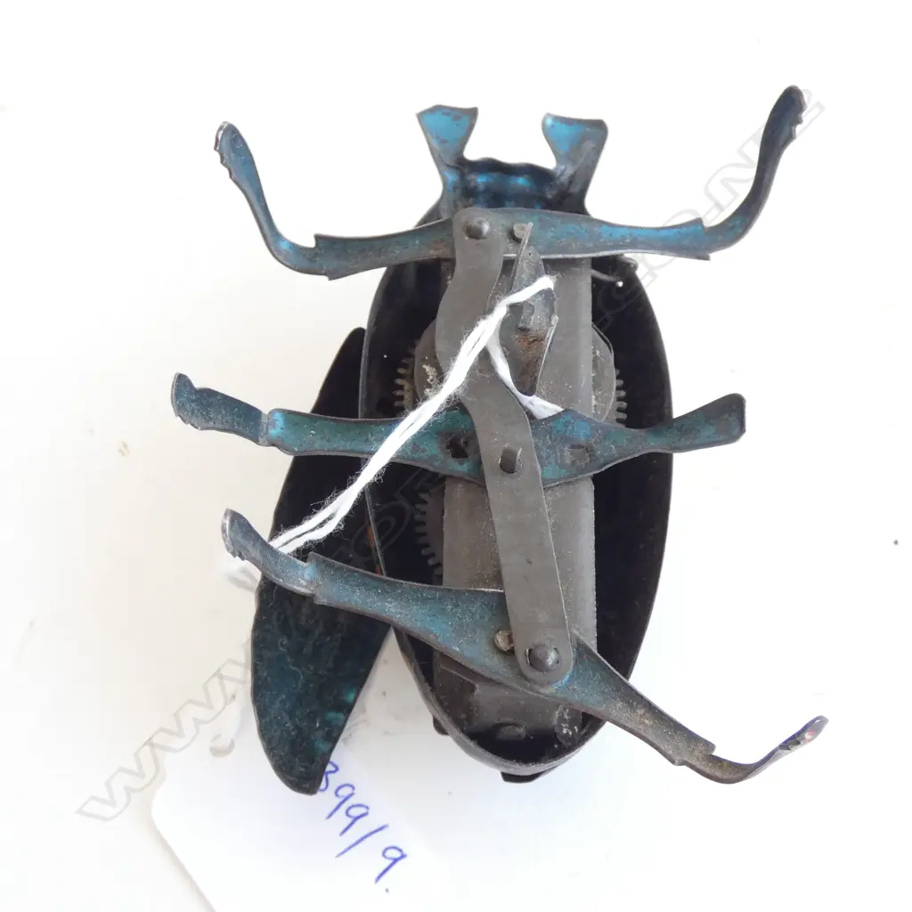 C.1900 CRAWLING BEETLE WIND UP TIN TOY L.100mm Image 1++