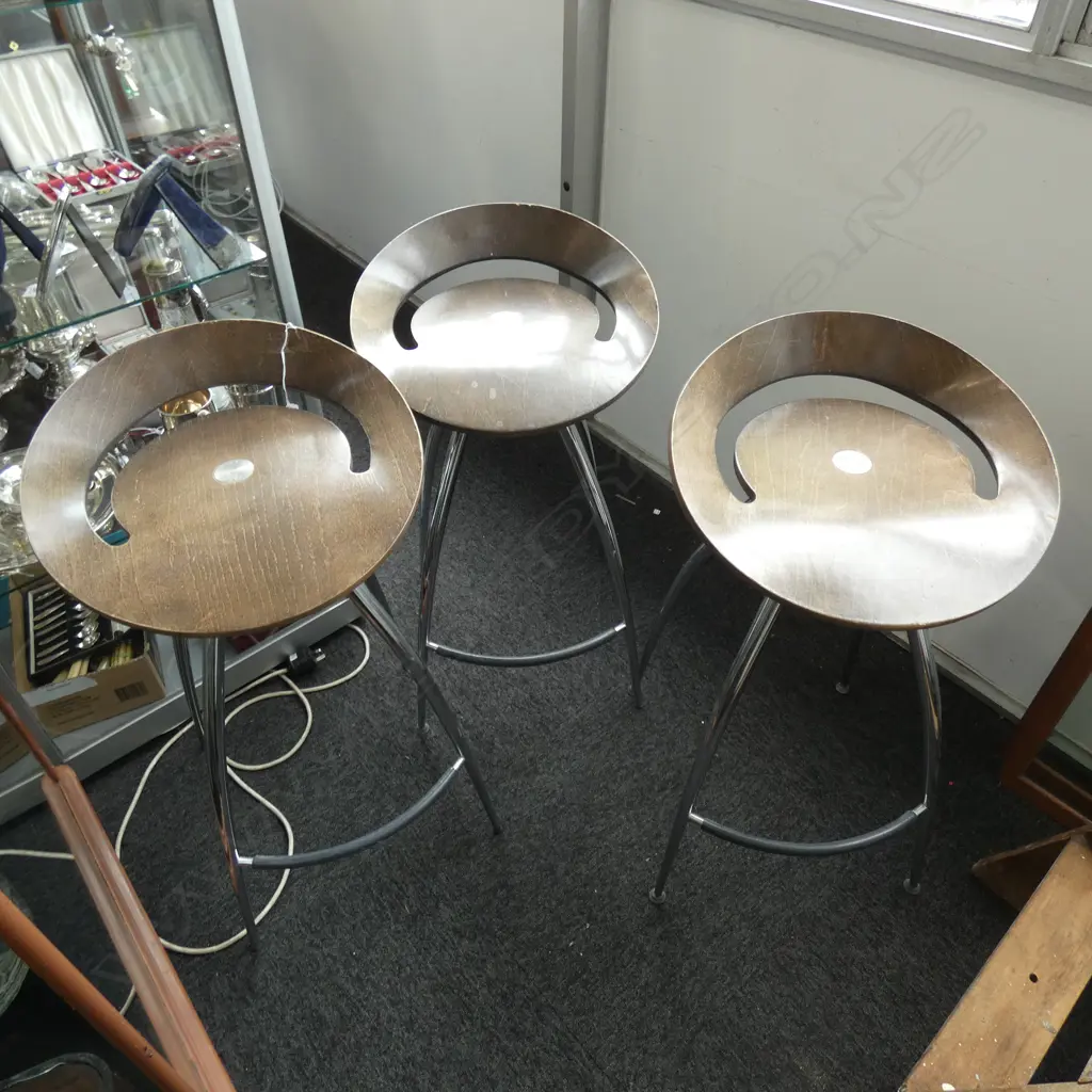3 MAGIS FOR HERMAN MILLER LYRA BAR STOOLS Image 1++
