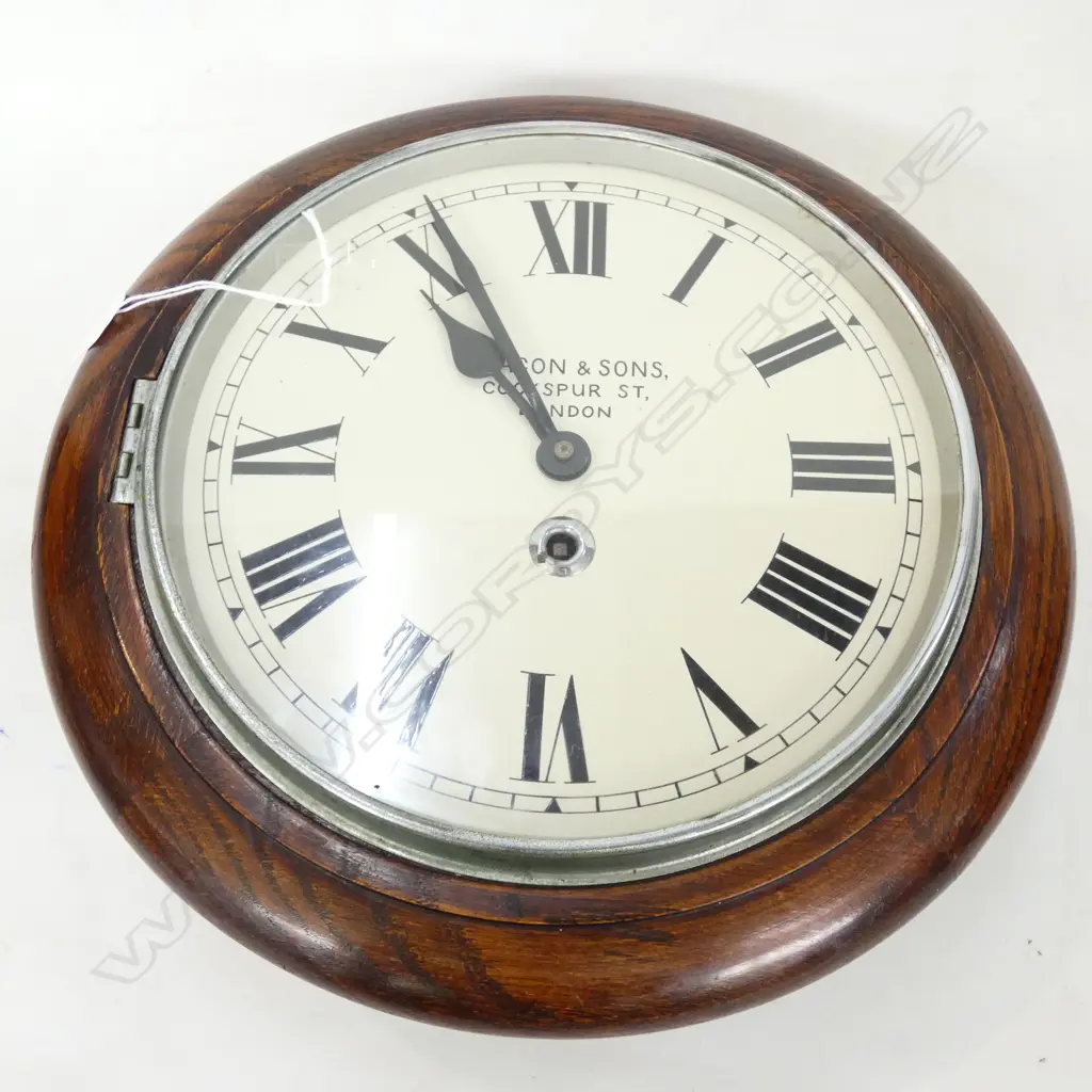 ANTIQUE STYLE WALL CLOCK Image 1++