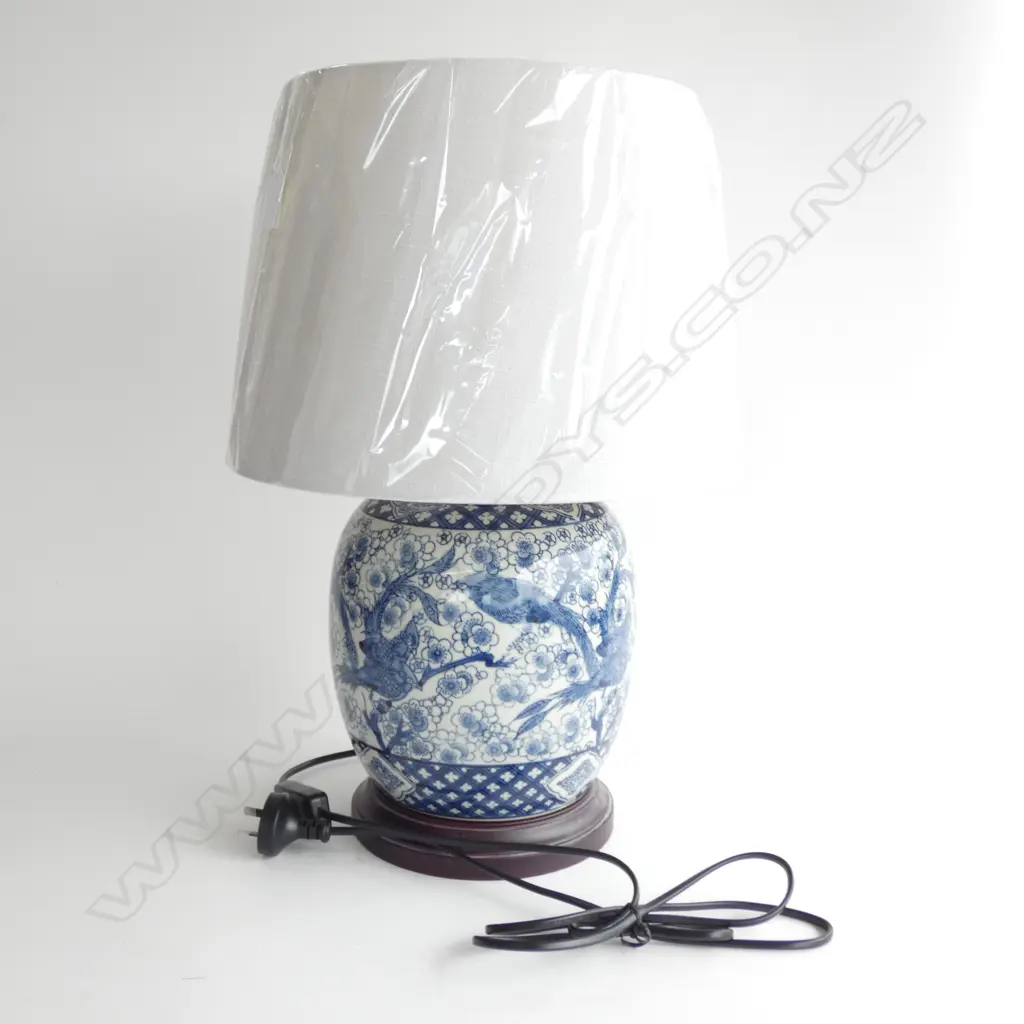 AS NEW B/W CHINESE LAMP H.480mm Image 1++
