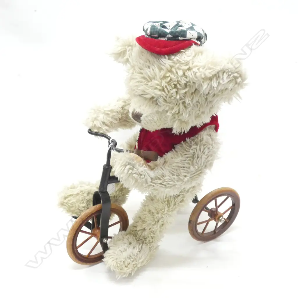 SPECIAL COLLECTORS EDITION BEAR ON BIKE L 330  Image 1++